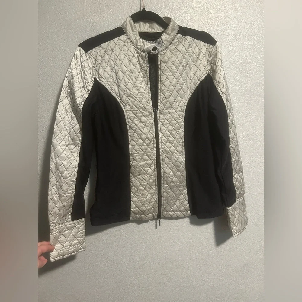 Anatomie Silver/Black Lightweight
Quilted Jacket. - Picture 7 of 8